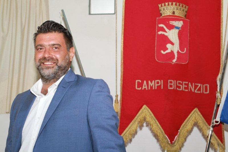 Campi Bisenzio, usava l’auto del Comune per fini personali: indagato l’ex assessore
