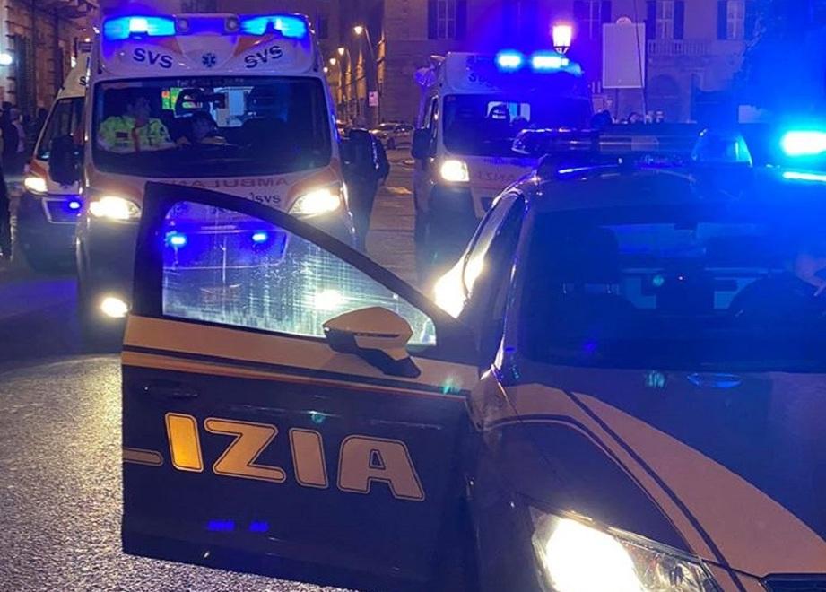 La polizia e un'ambulanza Svs (foto d'archivio)