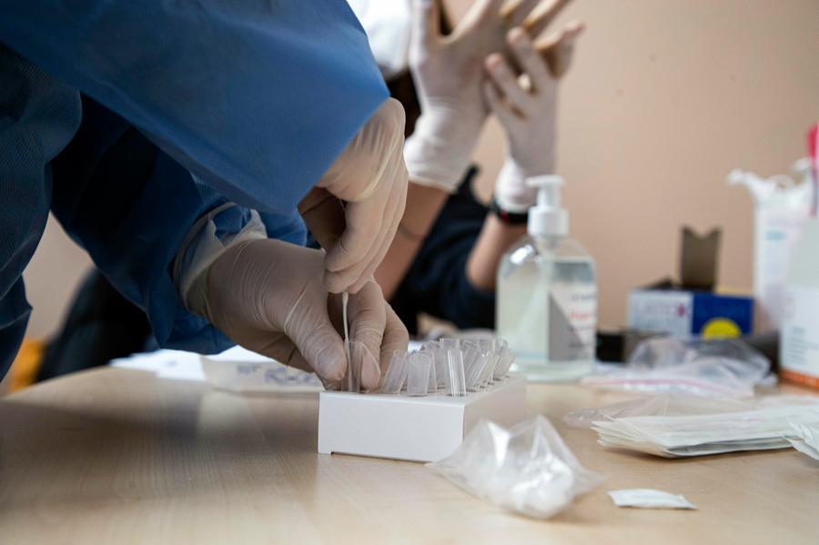 Firenze, tamponi fasulli: bufera sul laboratorio di analisi