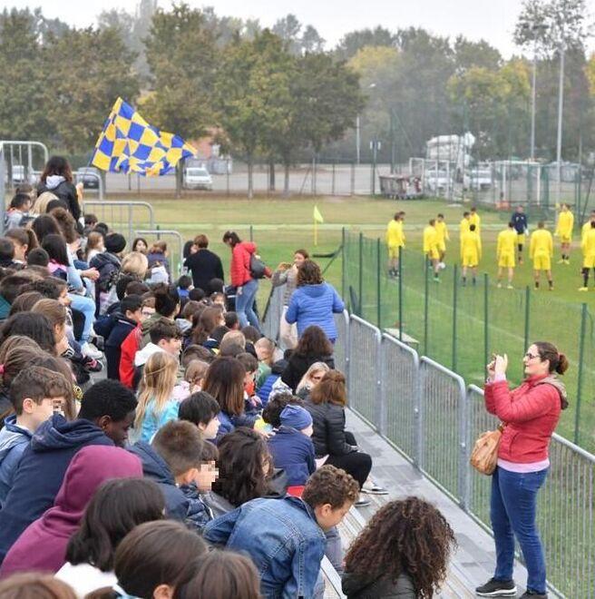 Bastiglia Una mattinata speciale per 200 bambini Tutti al campo per seguire il Modena calcio 