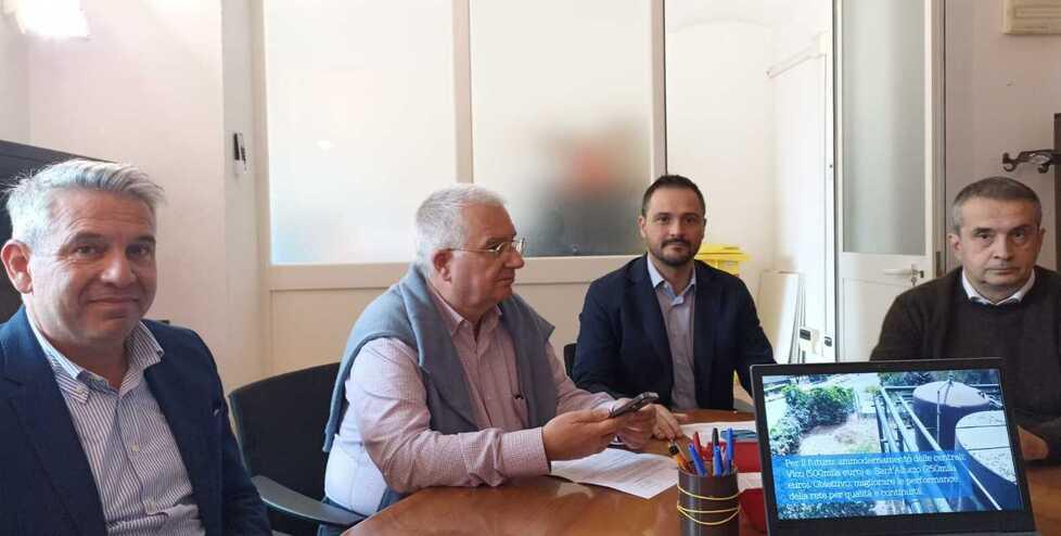 Da sinistra il direttore operativo di Acque Roberto Cecchini, il presidente della società Giuseppe Sardu, il sindaco di Montecatini Luca Baroncini e Alessandro Sartoni, vicesindaco