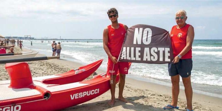 Meloni all’attacco della Bolkestein. I balneari della Versilia: «Bene, ma ora ci dica cosa farà»