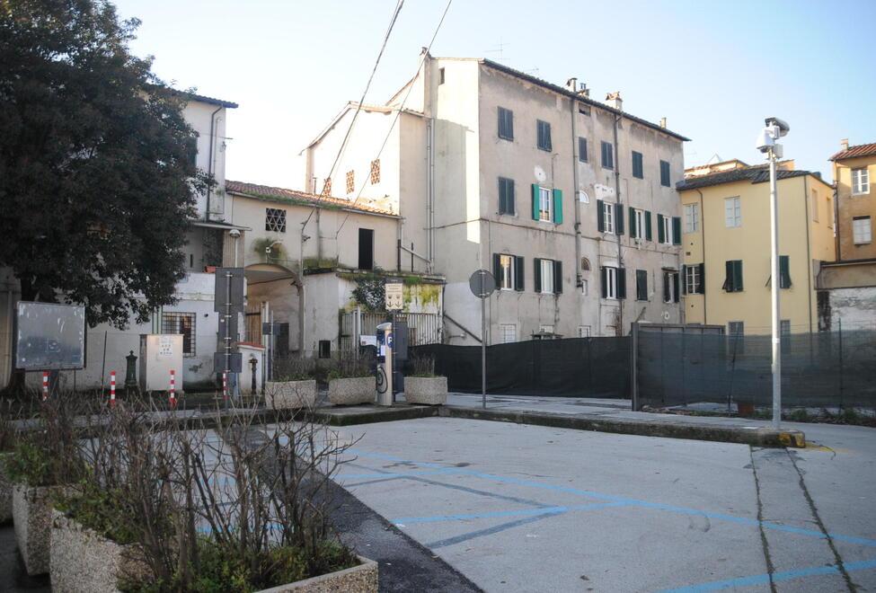 L’ex caserma Lorenzini all’epoca dei lavori per il progetto Piuss