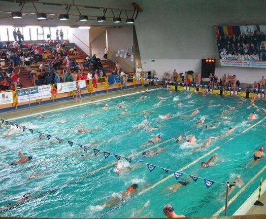 La piscina di via Roma a Prato dove si svolge l’attività agonistica degli atleti del Csi Nuoto Prato