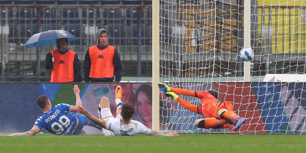 Il gol del 3-2 di Pinamonti al Napoli e Alessio Dionisi, tecnico del Sassuolo