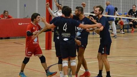 L’esultanza dei giocatori della Pallavolo Massa-Carrara