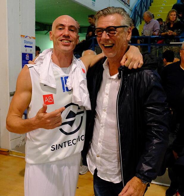 Nella foto, Giovanni Bruni insieme al dirigente Elio Parietti