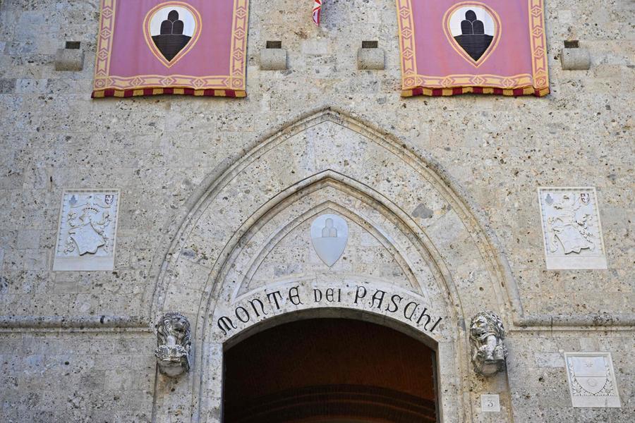 Le banche scaricano Siena: Mps brucia mezzo miliardo