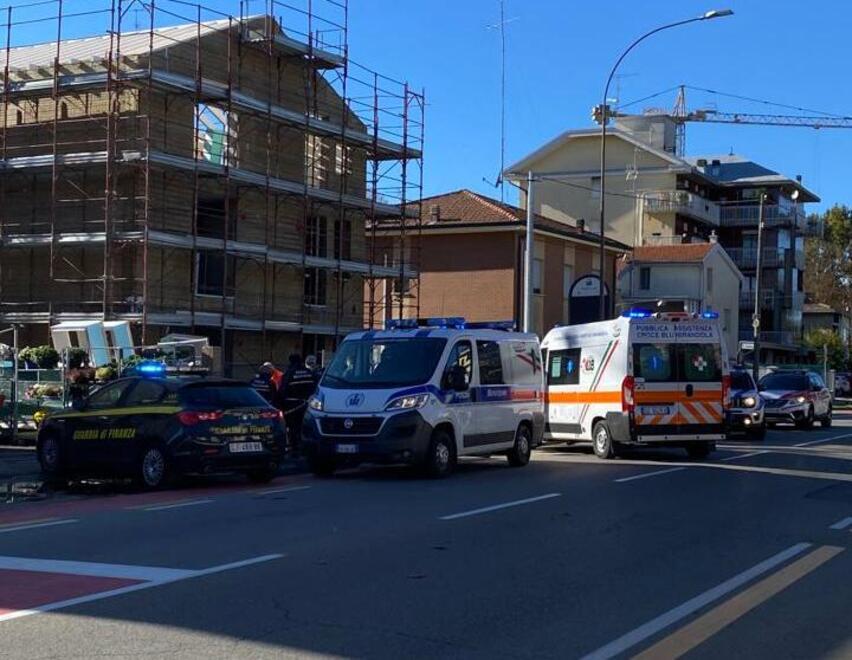 Carpi. Cade colpito da un malore Muore in strada un 82enne 