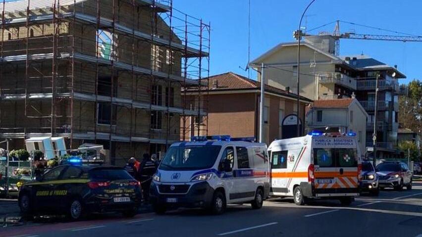 Carpi. Cade colpito da un malore Muore in strada un 82enne