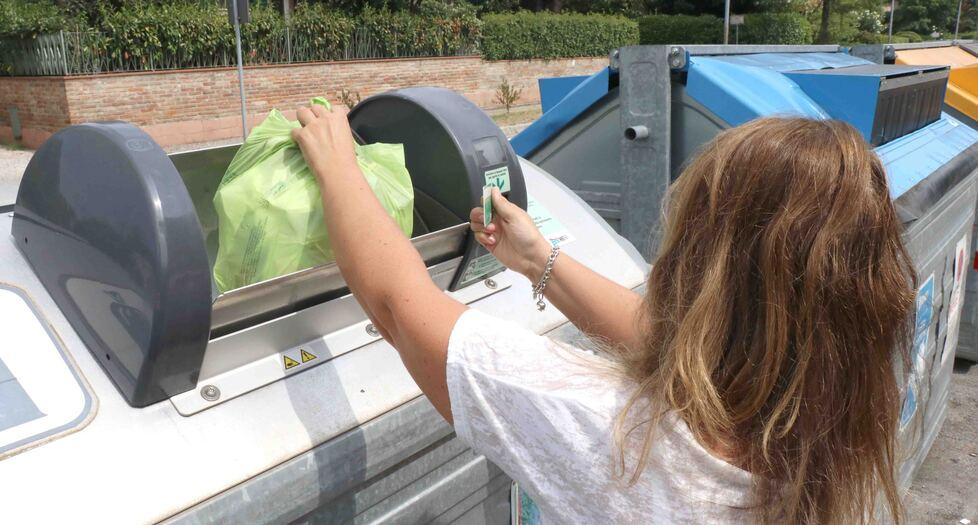 Modena. Carta Smeraldo strumento essenziale La tariffa puntuale arriverà più avanti 