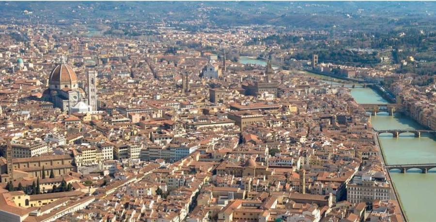 
	Una veduta dall'alto di Firenze

