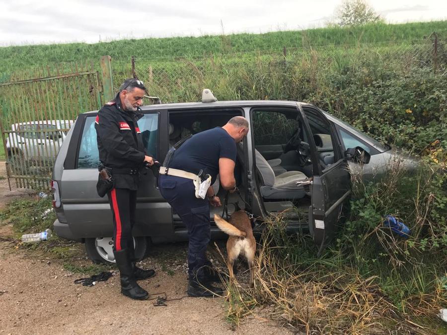 
	Il veicolo, di propriet&agrave; di un grossetano, ritrovato da agenti e carabinieri

