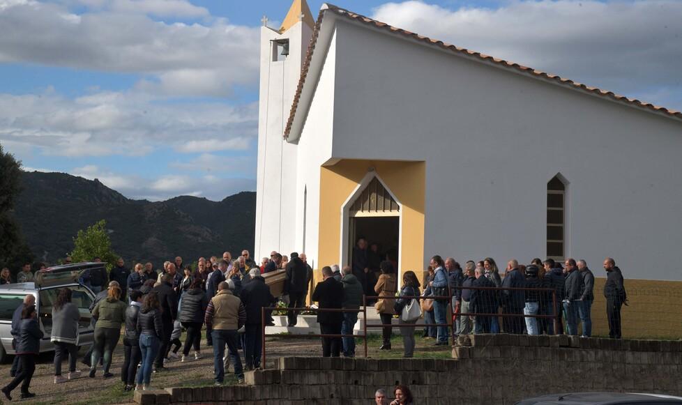 Il dolore di Berchiddeddu per l'allevatore morto nell'incidente tra Bono e Alà: «Paolo era un papà gioioso» 