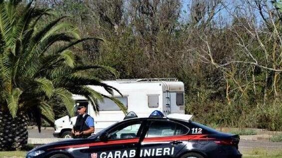 Fermato con la droga nel borsello: «La marijuana non è mia, l’ho trovata mentre cercavo cicoria»