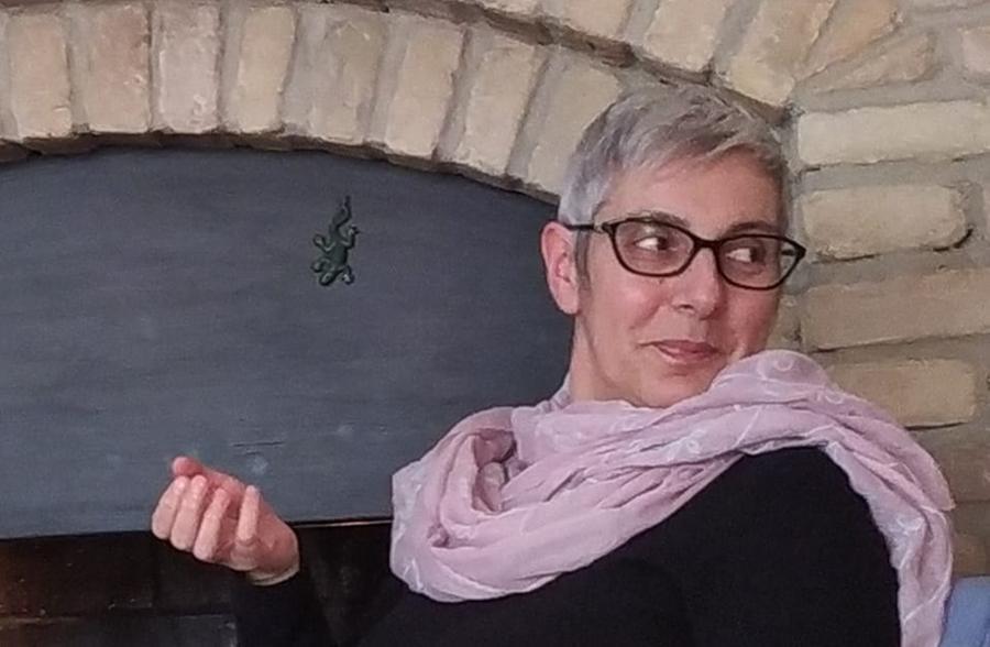 Maestra ha la sclerosi multipla, la scuola le vieta di insegnare dopo la visita medica