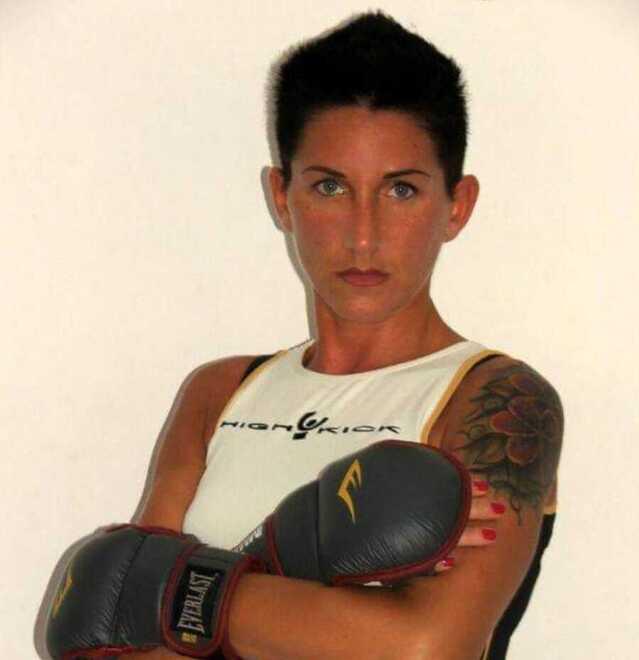 Licia Golinelli, mamma “guerriera”. Dalla kickboxing al body building 