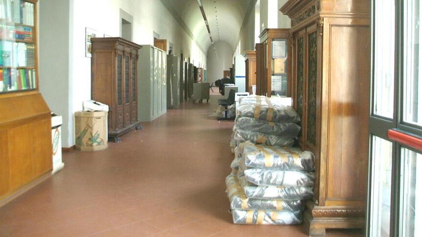 Versilia, molestie sui minori: il poliziotto sospeso è indagato per quattro casi