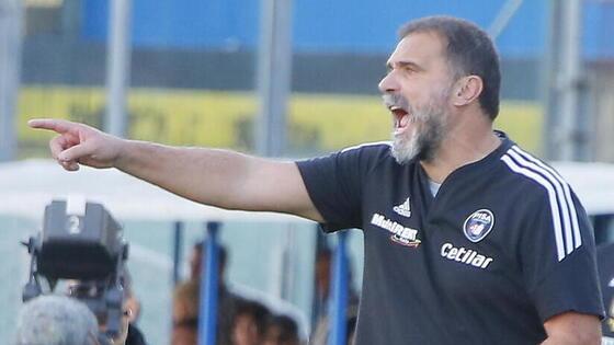 Tutta la grinta di Luca D'Angelo, allenatore del Pisa (Foto Muzzi)
