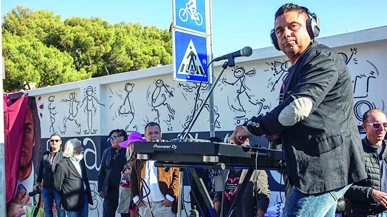 Frau, Vitto l’indiano e Raffalli per il murale dedicato a dj Cioni: «Un maestro per tutti, lo meritava»