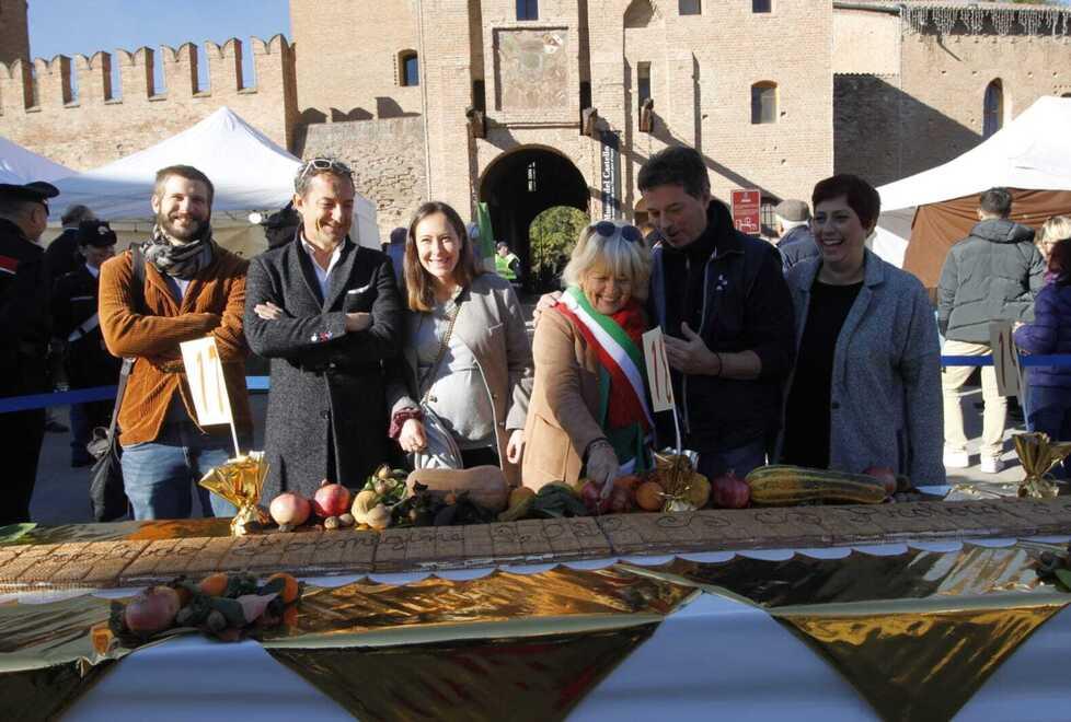 Formigine. Ecco il dolce mattone da record: 45 metri 