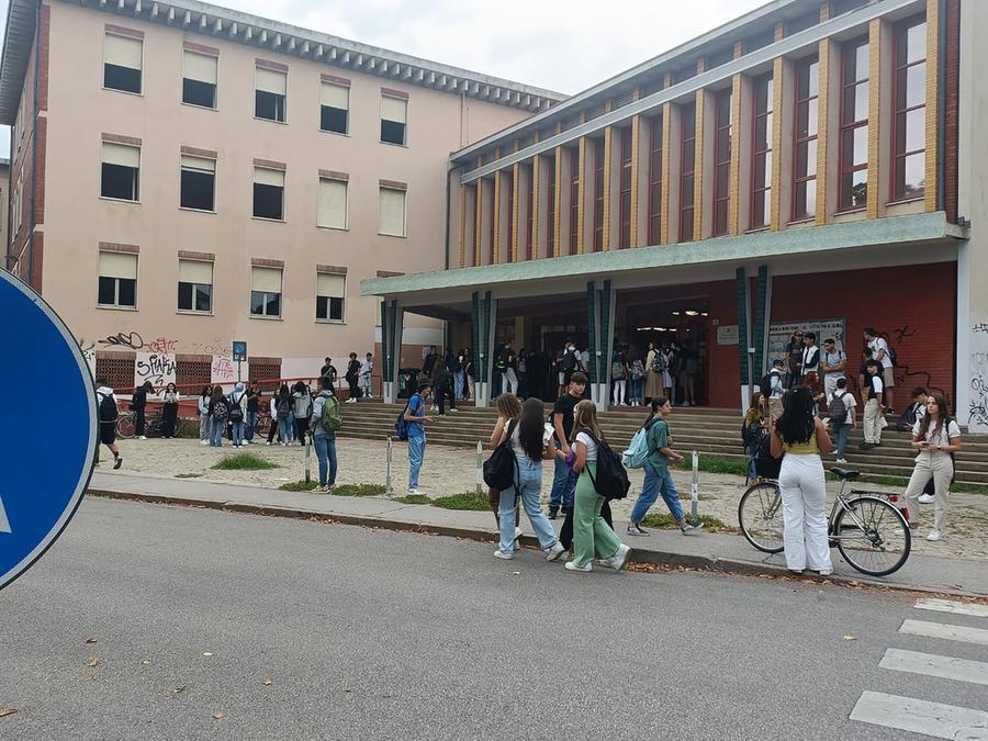 Ferrara. Colpi notturni in serie nelle scuole. I presidi: «Ladri che ci conoscono bene»