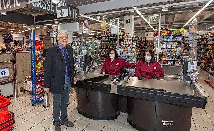 L’interno del punto vendita Coop a Montespertoli