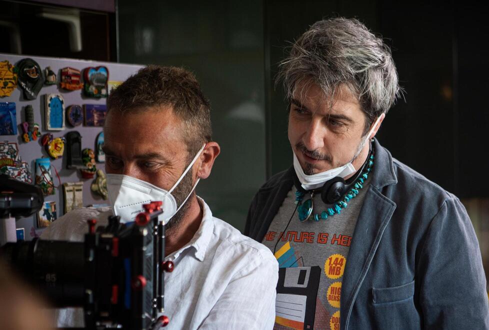 «Cari ragazzi, avete tutto il diritto di abbracciarvi (e di disobbedire)»: Ruffini racconta la "sua" scuola