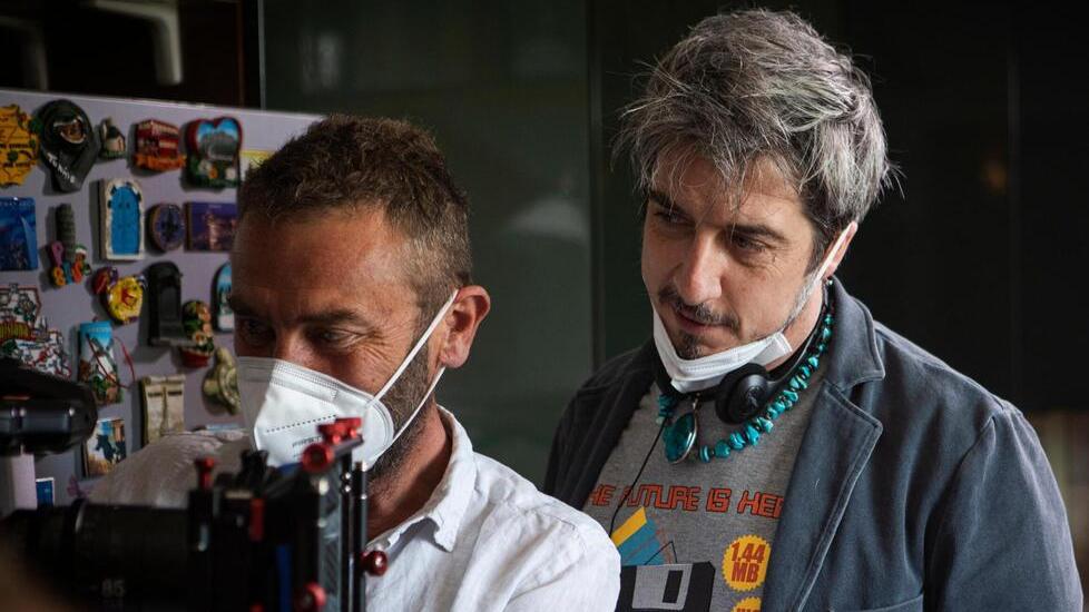 «Cari ragazzi, avete tutto il diritto di abbracciarvi (e di disobbedire)»: Ruffini racconta la "sua" scuola