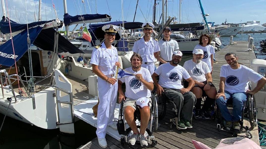 Alcuni dei velisti disabili a Viareggio
