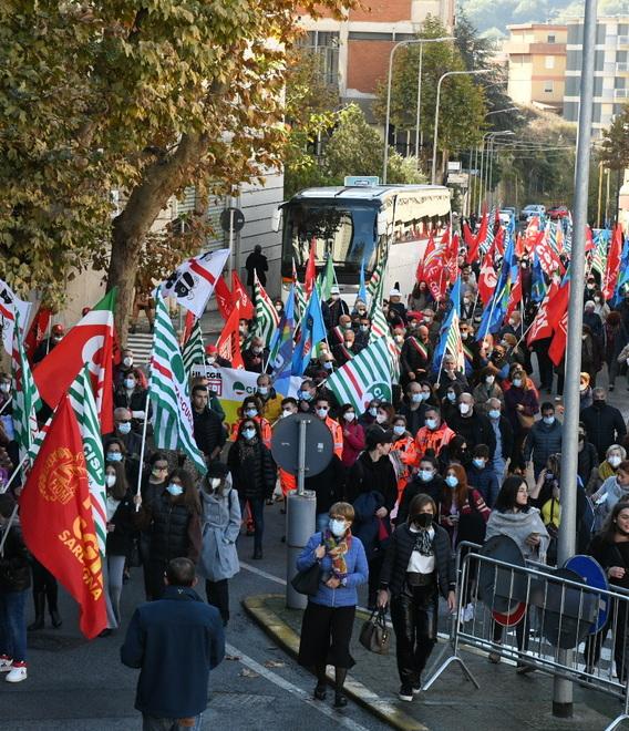 Fare ricorso alle strutture private per le visite specialistiche è un lusso che molti non possono permettersi 
