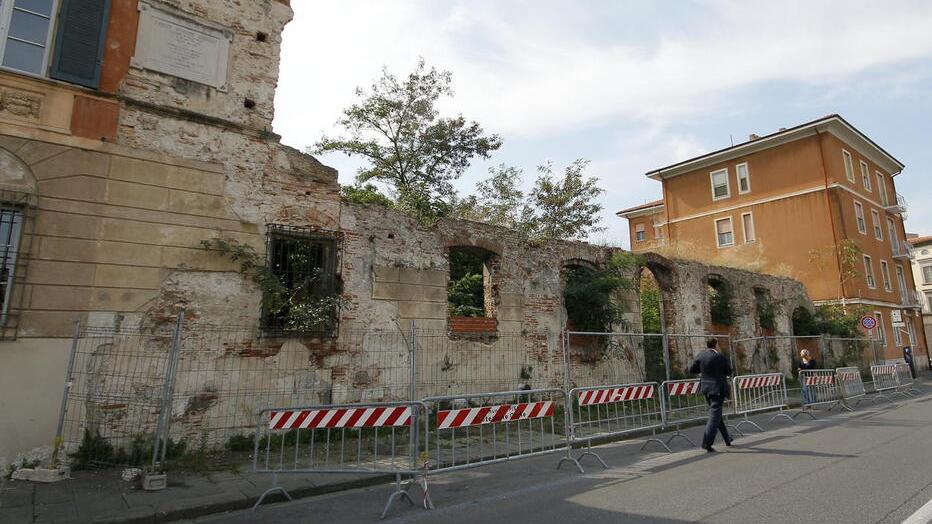 Appartamenti e parcheggi nell’ultimo rudere di guerra: ecco il progetto per il rudere sul lungarno