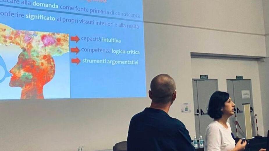 Ottanta 14enni a scuola un’ora in più per seguire la lezione di filosofia