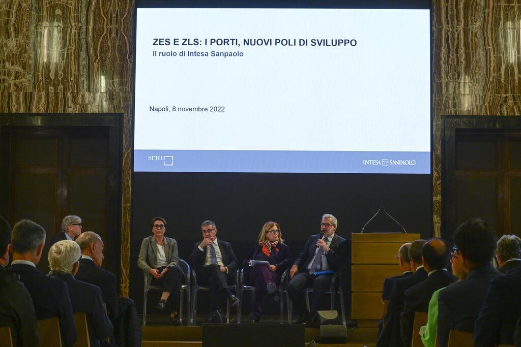 Porti: Intesa punta su Zone speciali, fondo da 5 miliardi