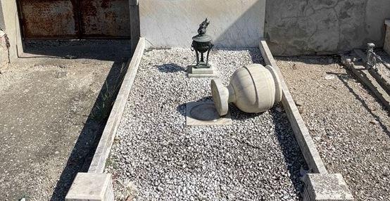 Massa Fiscaglia, danni al cimitero: denunciati cinque adolescenti