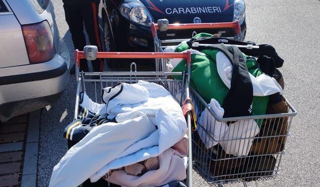 Comacchio, ruba vestiti per 1.700 euro: scoperto e arrestato dai carabinieri