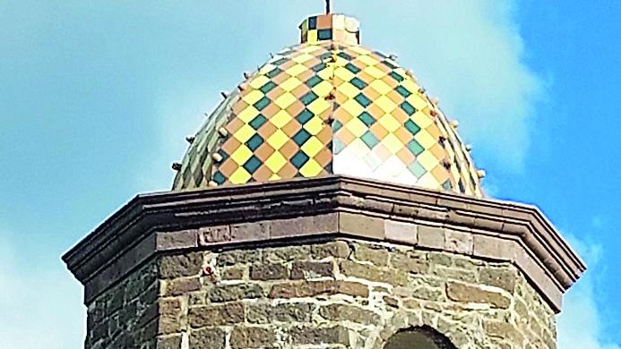 Castelsardo, fulmine sulla cattedrale: in tilt l’impianto audio del campanile