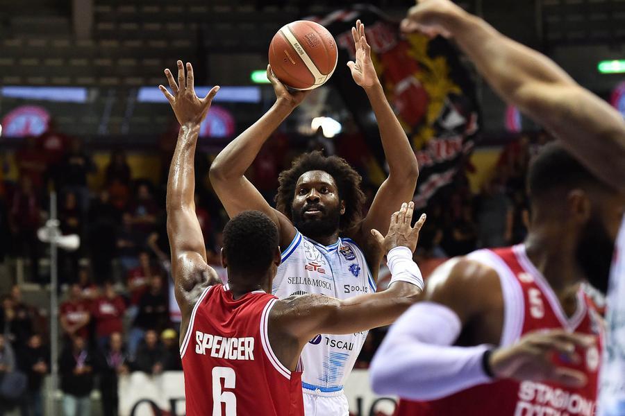 Divorzio tra la Dinamo e Onuaku