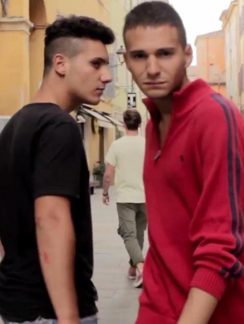 Un video per dire basta all’omofobia 