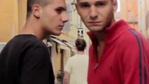 Un video per dire basta all’omofobia