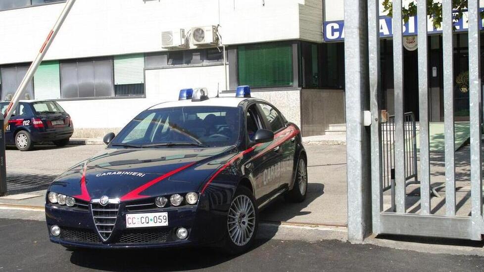 Cento. Rapine, ragazzi perquisiti