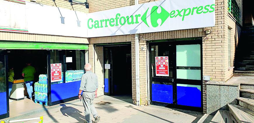 Sassari, operativi i nuovi negozi Carrefour: i dipendenti ex Ses-Cobec sono tornati al lavoro