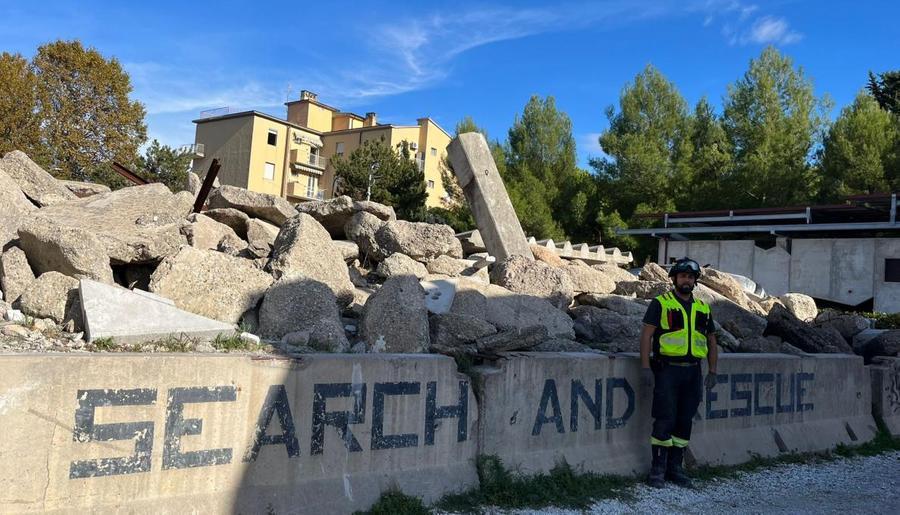 I vigili del fuoco si addestrano per i terremoti in 3d con la realtà virtuale