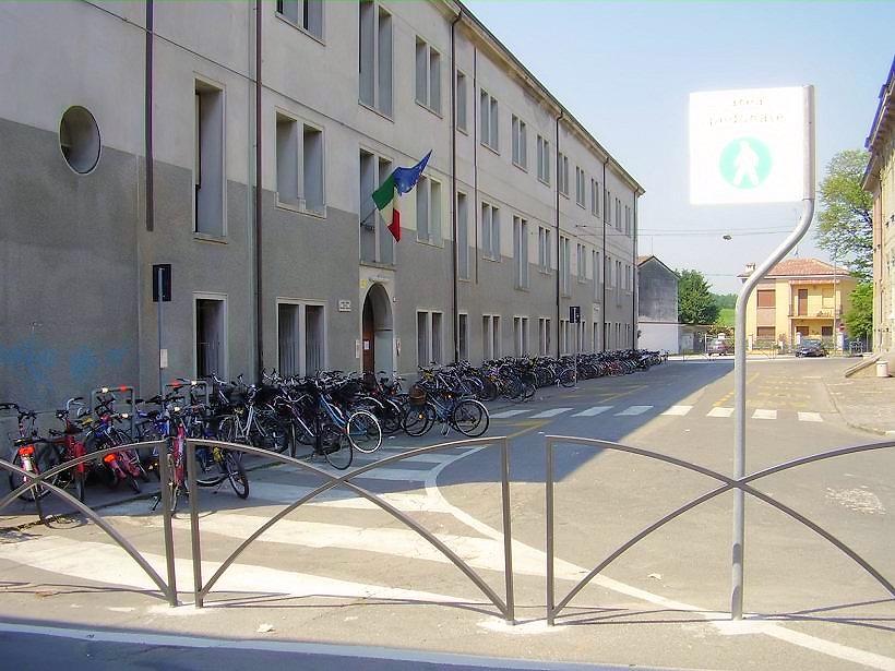 Parte una raccolta di firme contro la classe-ghetto