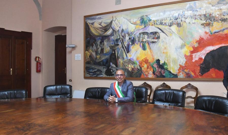 
	Il sindaco Massimiliano Sanna subito dopo aver indossato la fascia tricolore a palazzo Campus Colonna

