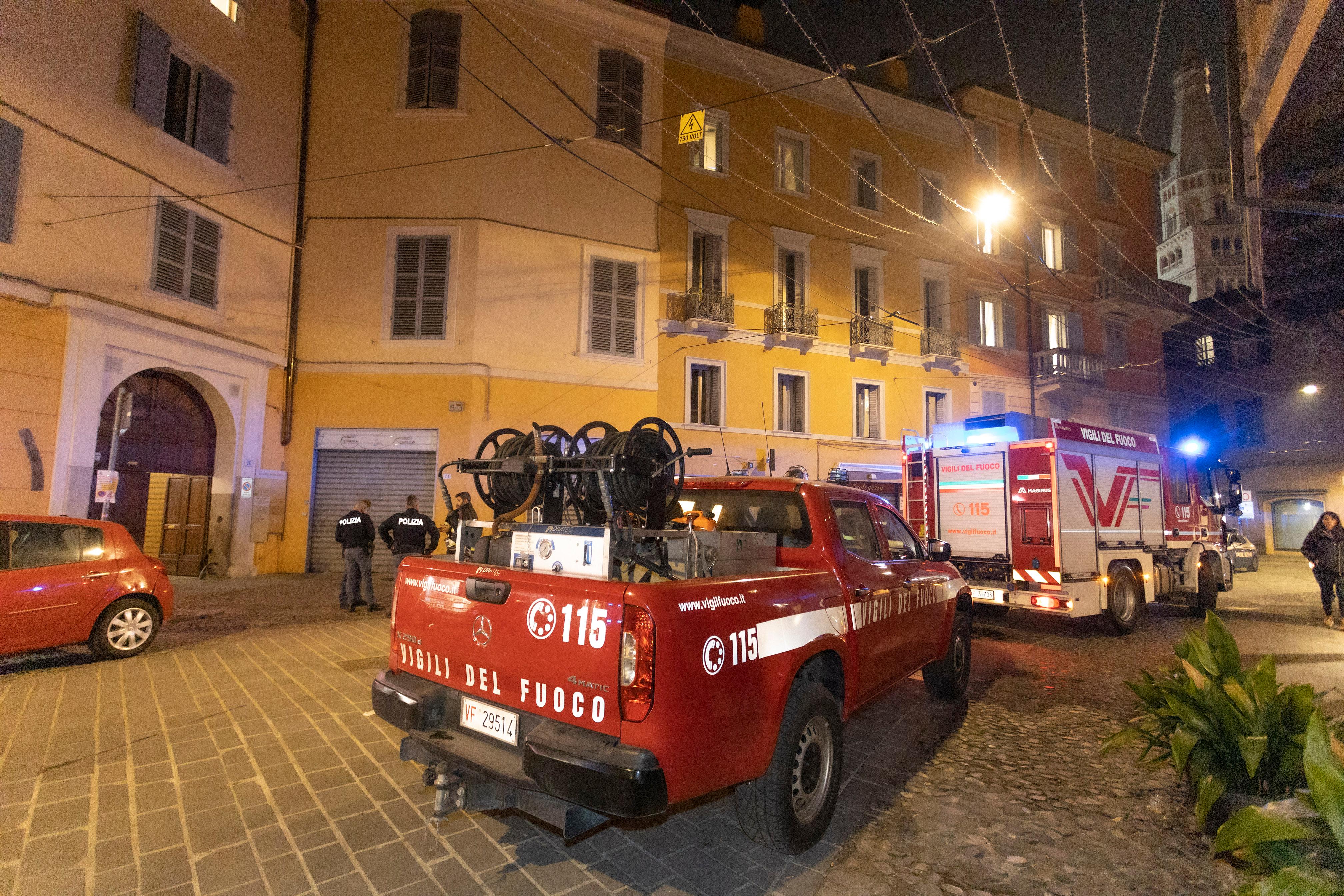 Modena. Corso Canalchiaro: Infermiere salva una famiglia 