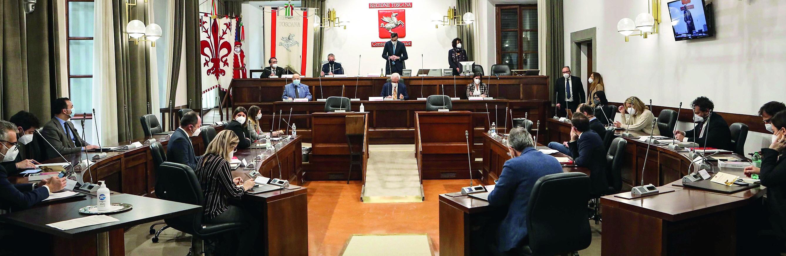 Toscana, la maggioranza in Regione scricchiola: Italia Viva minaccia di uscire