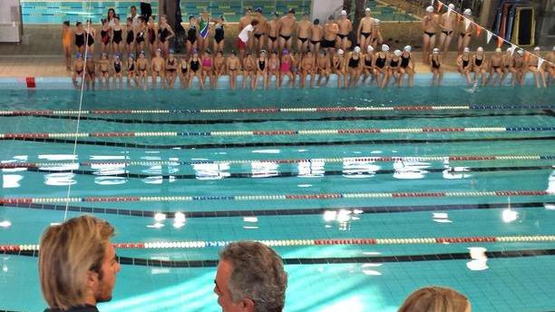 Nuovo Centro nuoto, Greg fa il pienone