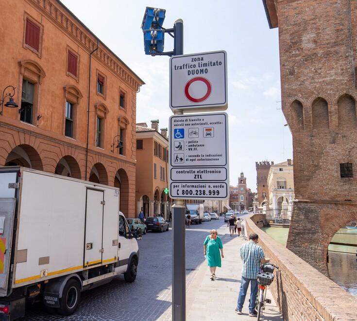 Il Comune di Ferrara non segnala pass scaduto. Il giudice annulla le multe nella Ztl 