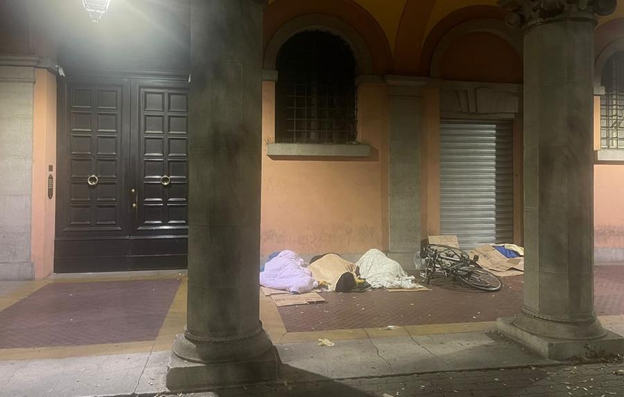 Modena, il problema dei senza tetto. «Per l’inverno pronti 100 posti letto»